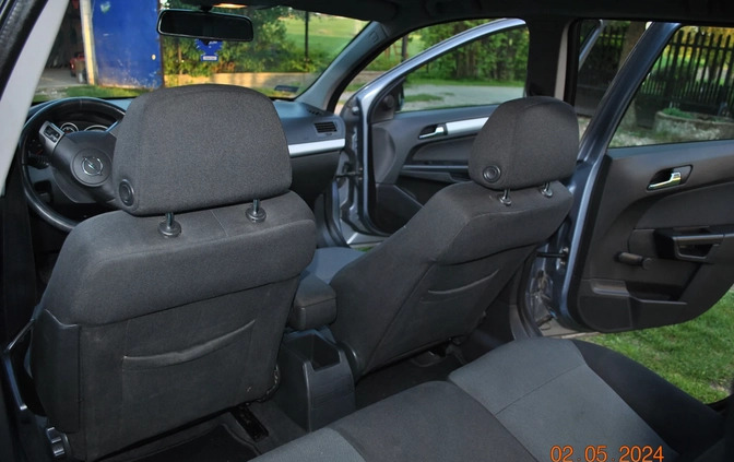 Volkswagen Caravelle cena 91900 przebieg: 193000, rok produkcji 2018 z Nowy Tomyśl małe 301
